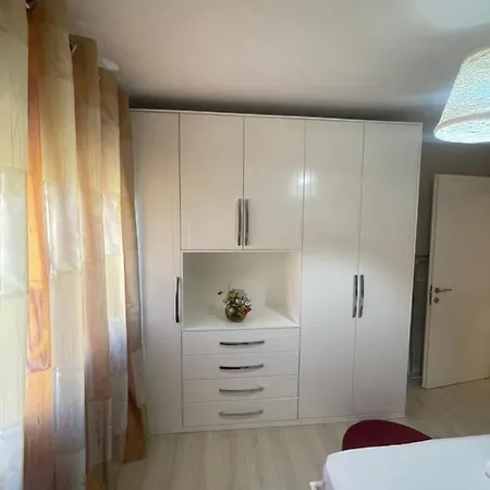 Centre View New Bazaar *