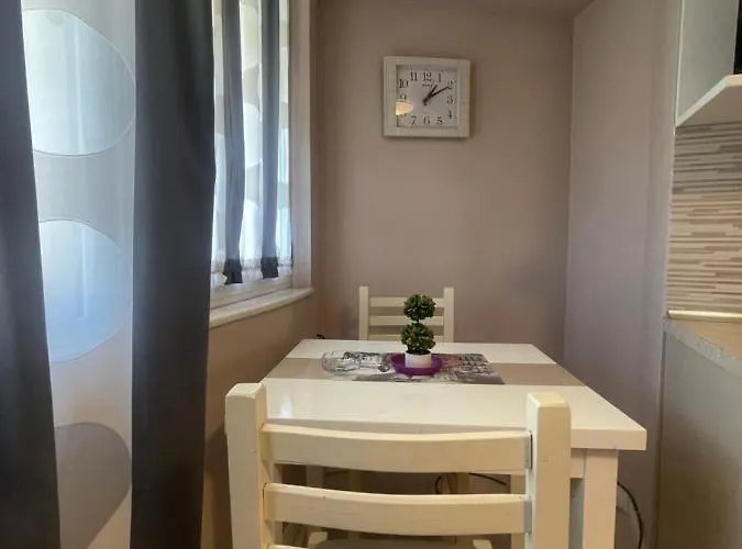 Centre View New Bazaar *